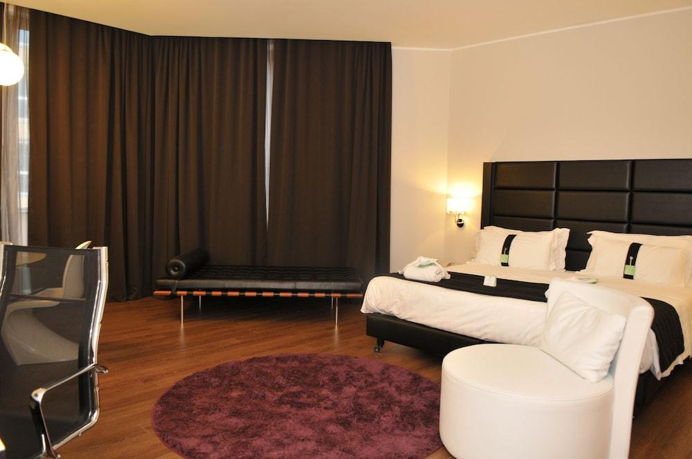 Holiday Inn Genoa City By Ihg Exteriör bild