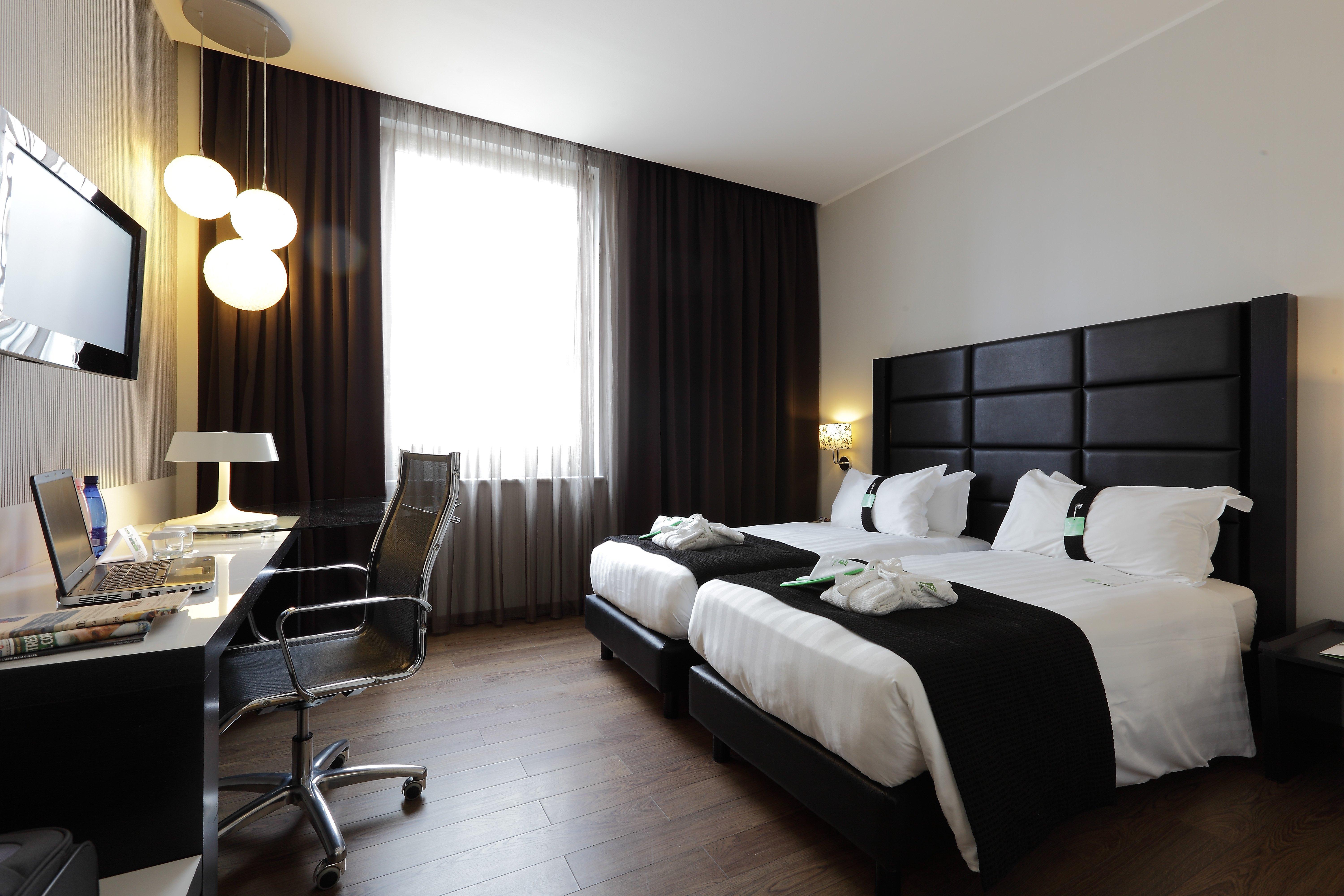 Holiday Inn Genoa City By Ihg Exteriör bild
