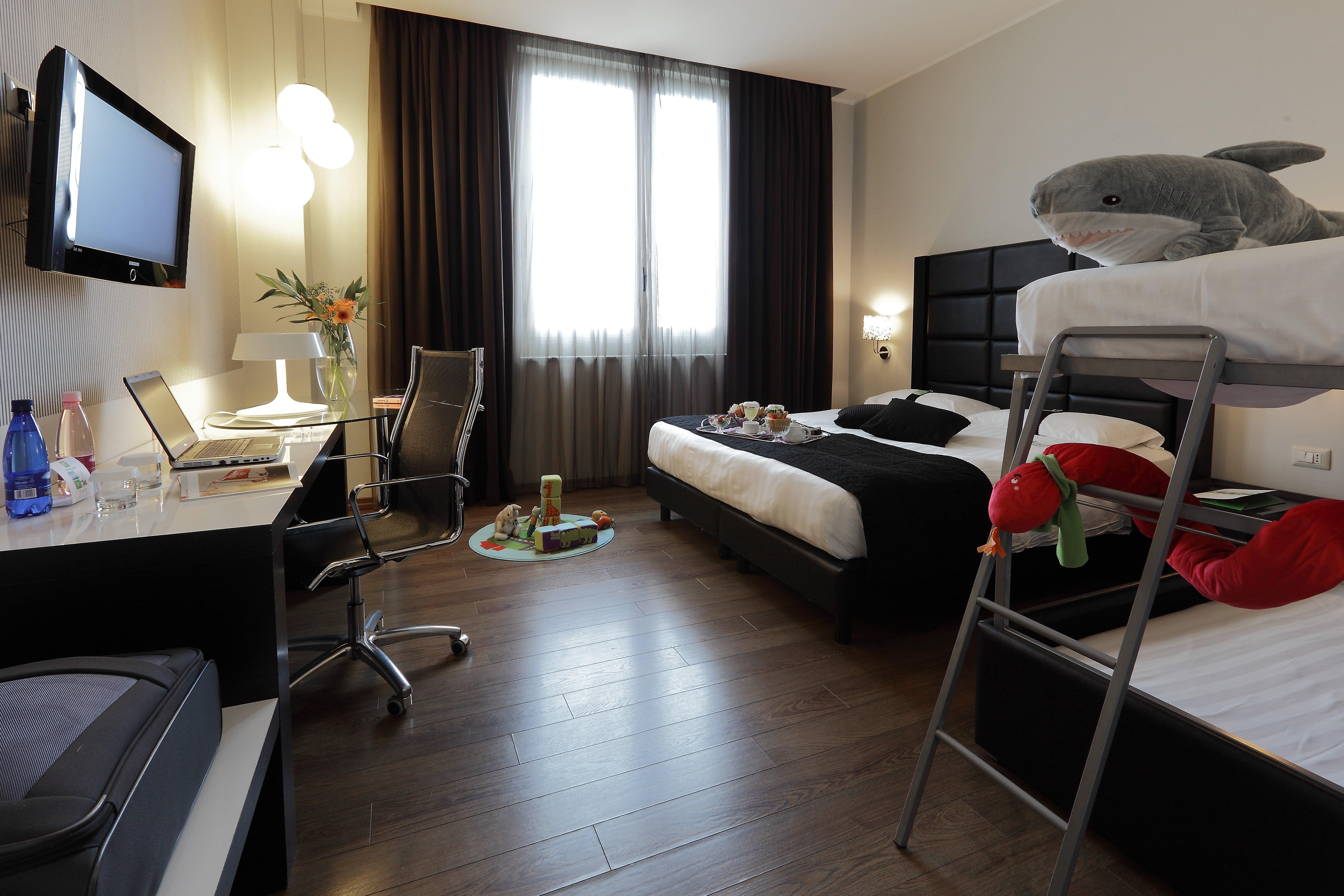 Holiday Inn Genoa City By Ihg Exteriör bild