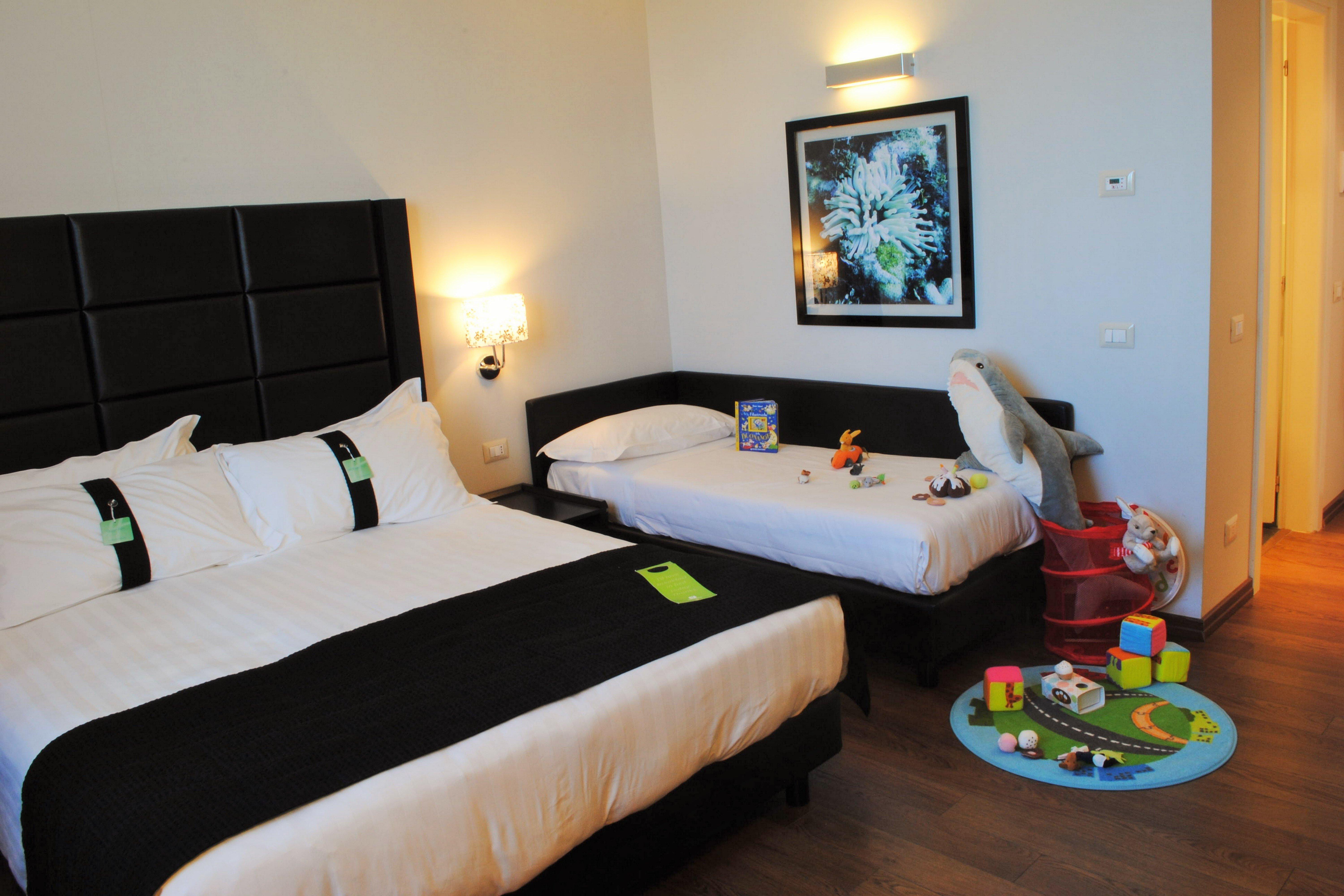 Holiday Inn Genoa City By Ihg Exteriör bild