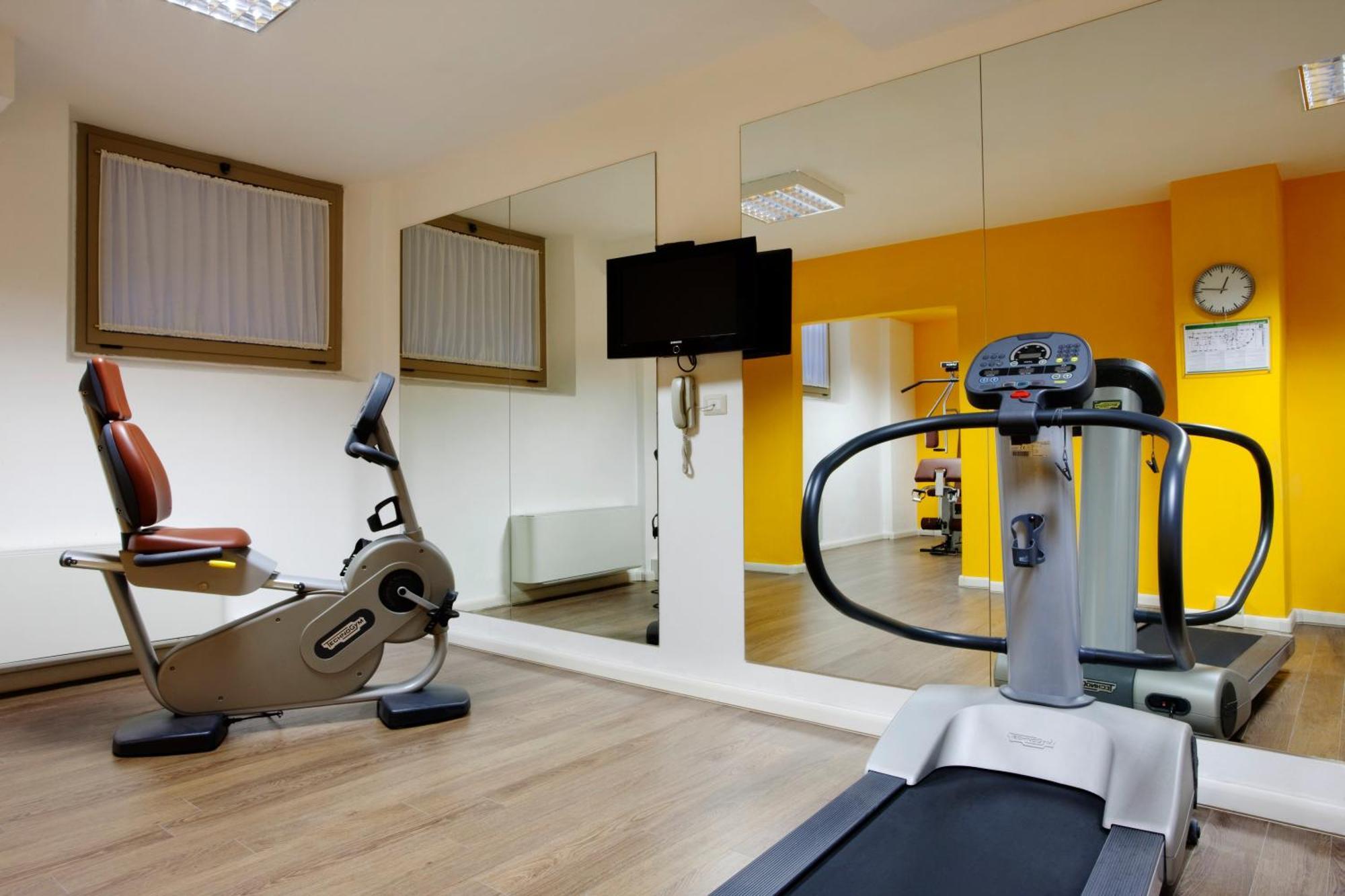 Holiday Inn Genoa City By Ihg Exteriör bild