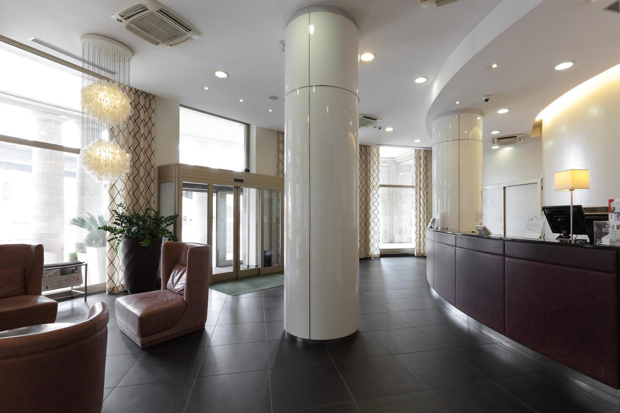 Holiday Inn Genoa City By Ihg Exteriör bild