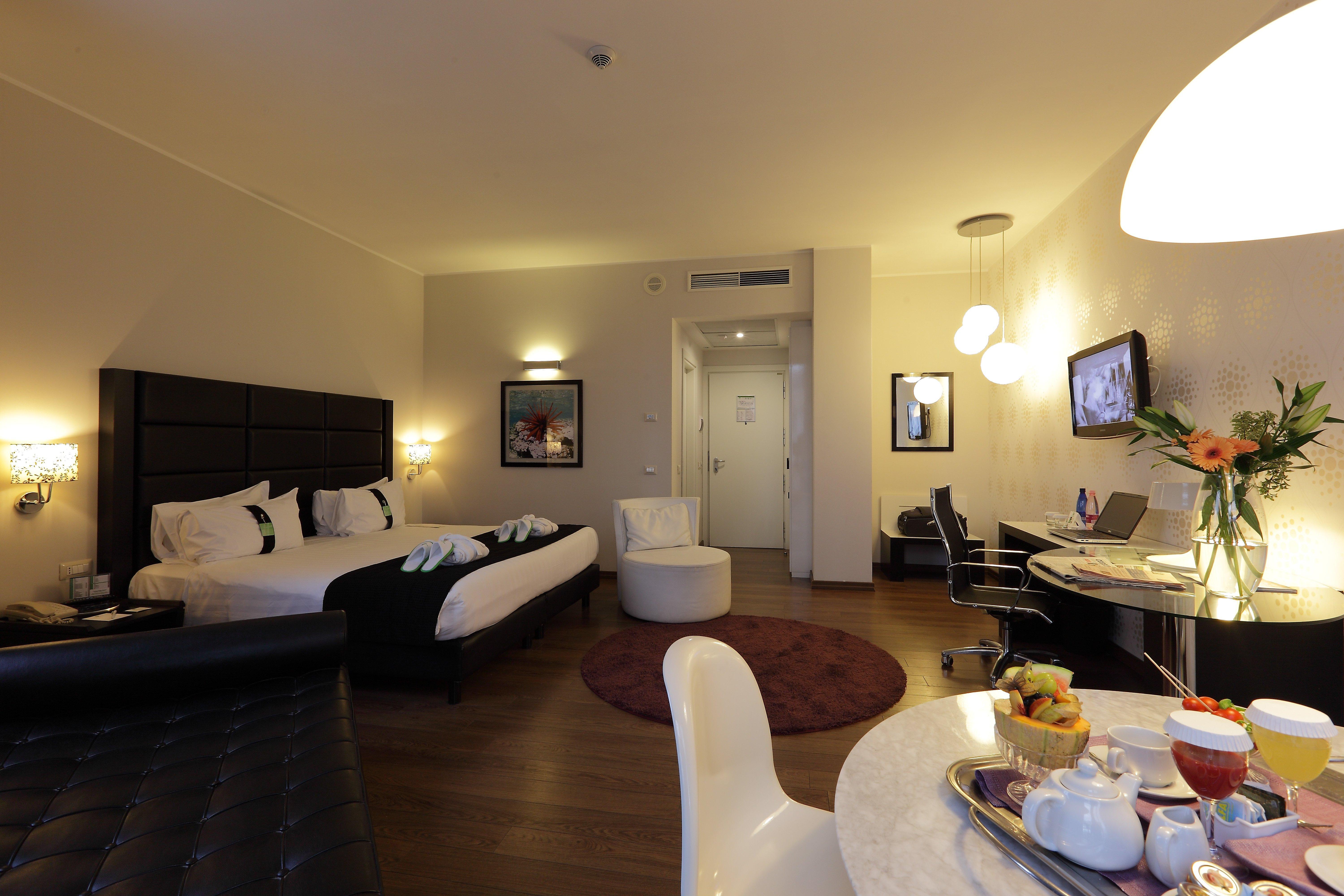 Holiday Inn Genoa City By Ihg Exteriör bild