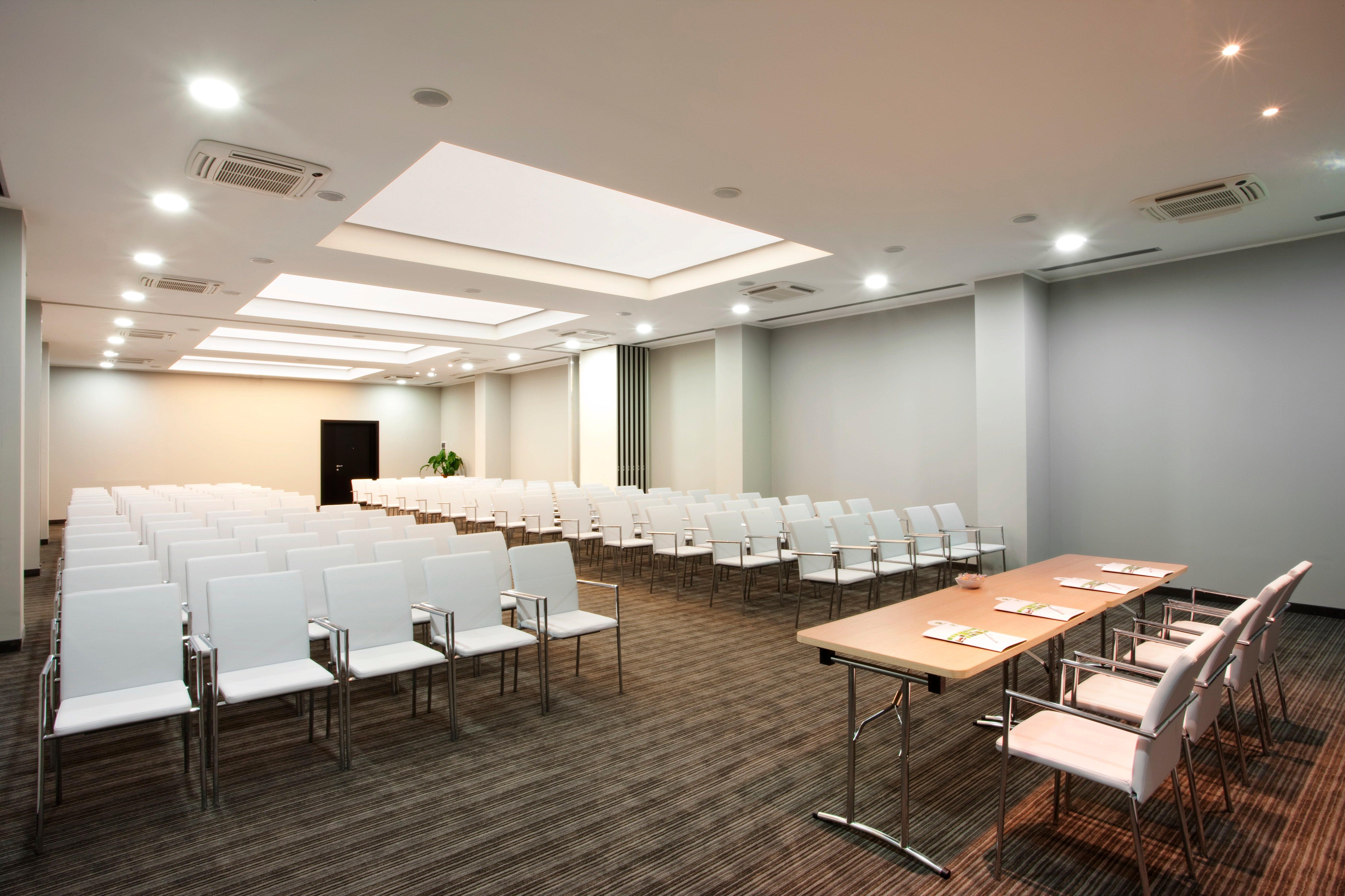 Holiday Inn Genoa City By Ihg Exteriör bild