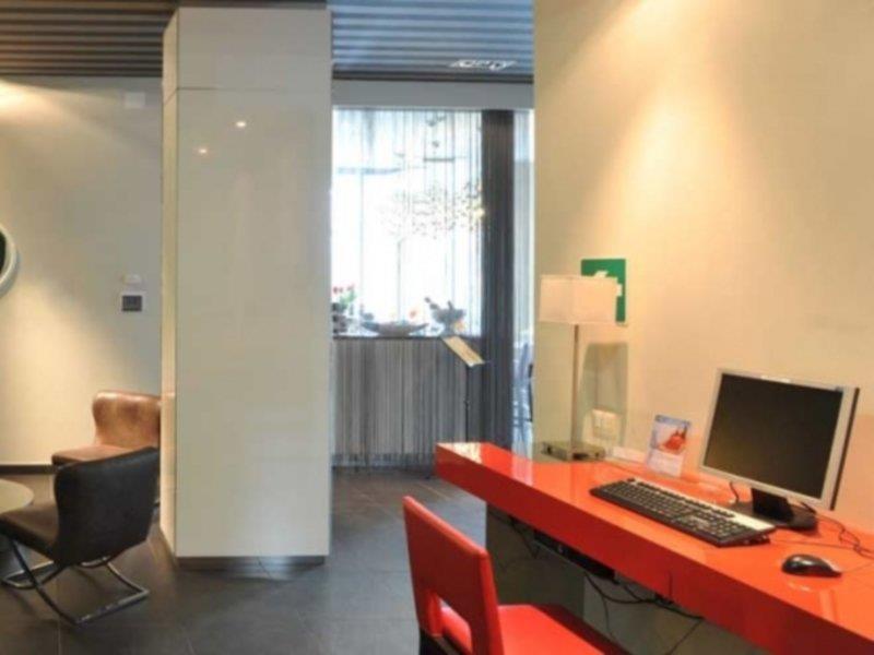 Holiday Inn Genoa City By Ihg Exteriör bild